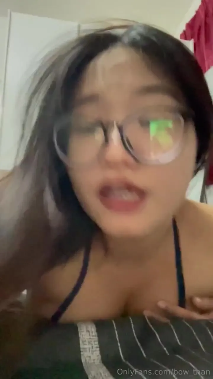Kneeling on the mattress, แว flashes her bare tits and pushes her ass up tight
