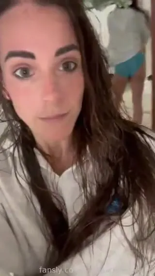 Slipping into Lions gear, Convincedmom4u teases through three fan looks