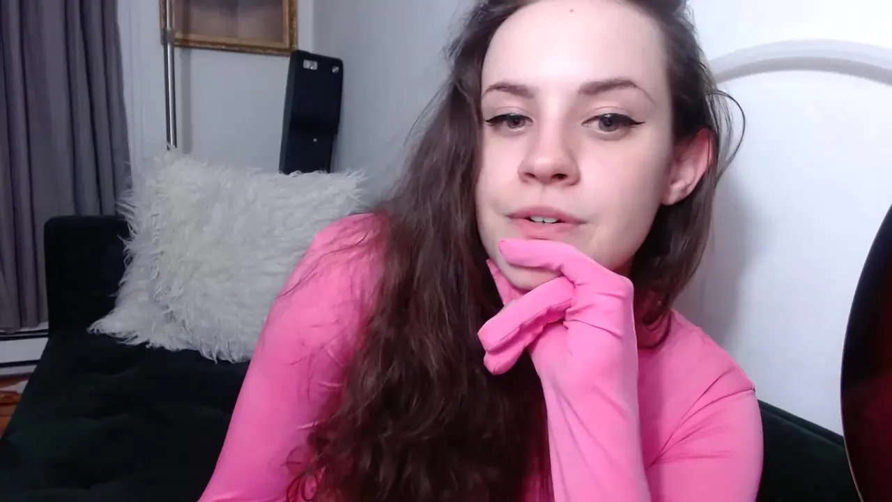 Quinn Finite moans hungry and soaked, rubbing her clit on a black vibrator