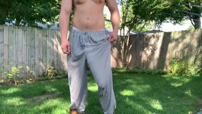 GrowingMuscleBro yanks his sweatpants tight and lets the bulge speak for itself