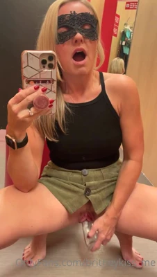 Hot_mom_adventurebrit3 sinks a glass toy in and gasps, legs shaking as she grinds it