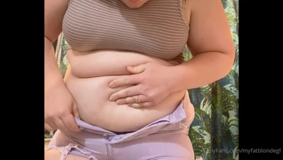 Unbuttoning her frayed shorts and jiggling her soft belly, MyFatBlondeGirlfriend gets shameless