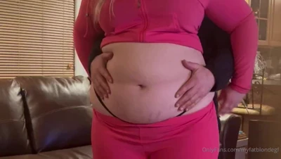 Living room burger binge, then MyFatBlondeGirlfriend gets fucked doggystyle on the couch