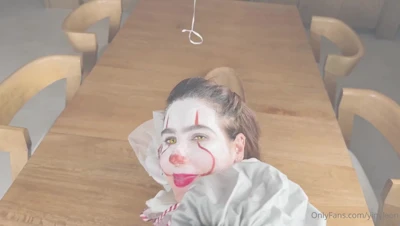 Yinyleon in her Pennywise clown outfit gets her tight pussy pounded hard